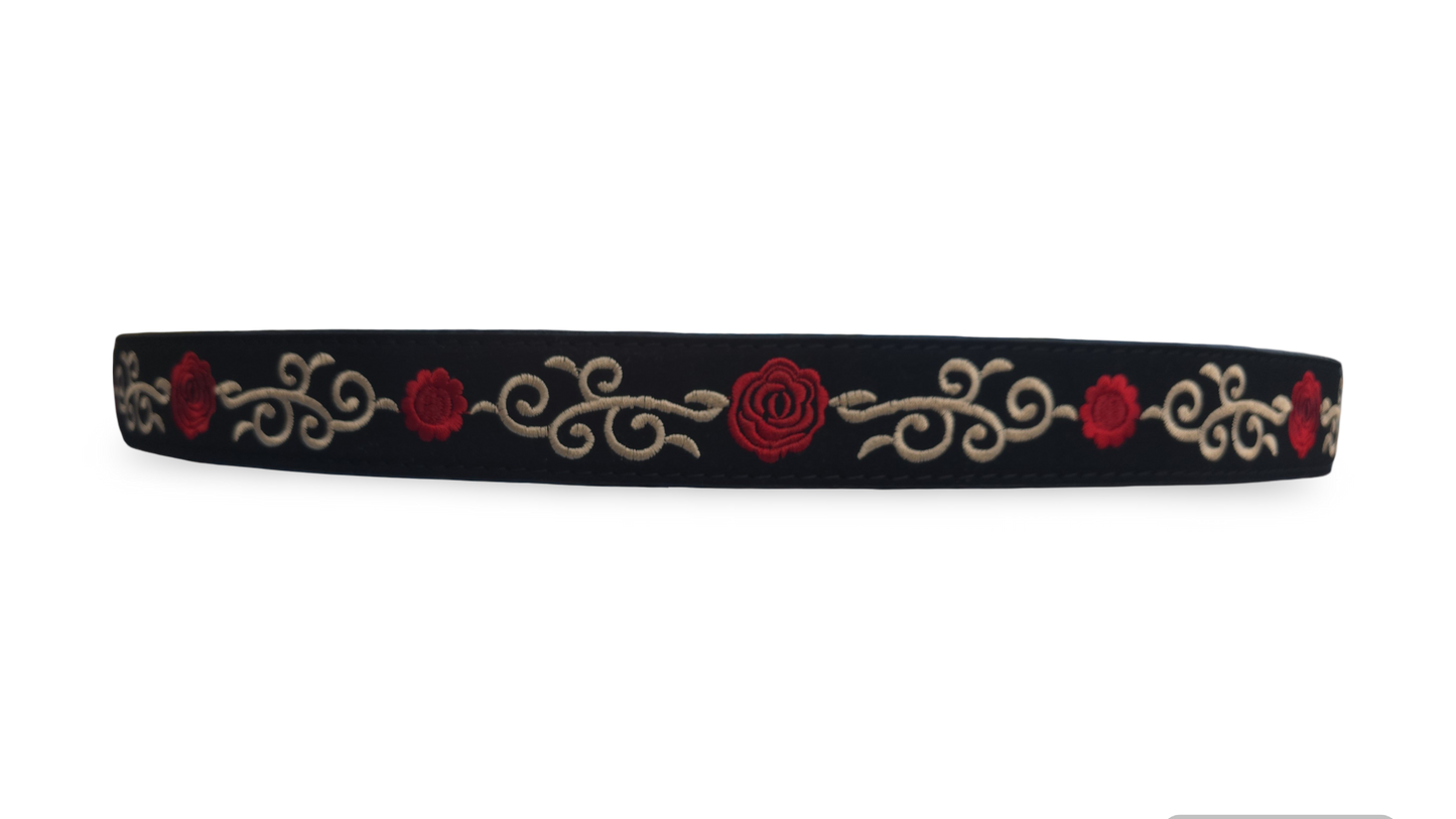 Cinto Vaquero Para Dama Bordado Rosas Rojas Color Negro