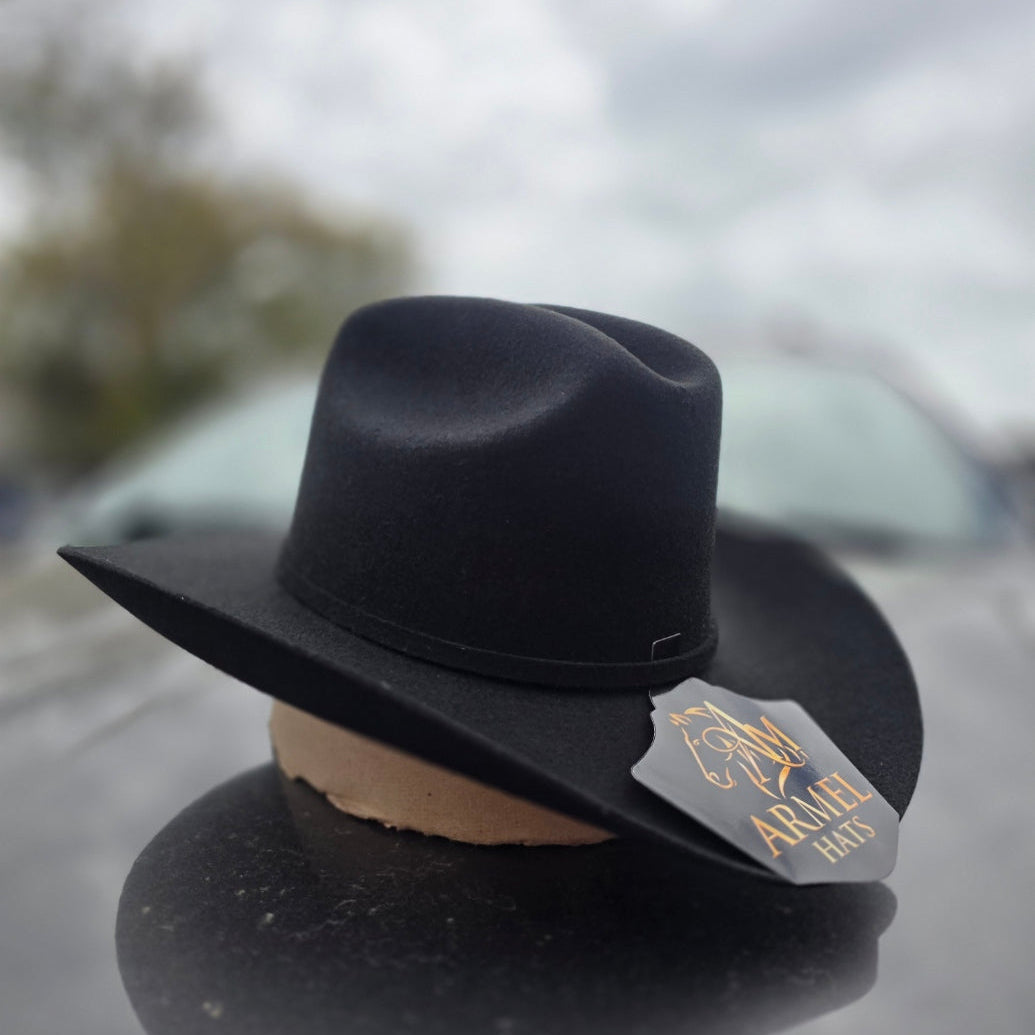 TEXANA PARA NIÑO SINALOA / SINALOA FELT HAT FOR KIDS COLOR NEGRA CON PLUMA