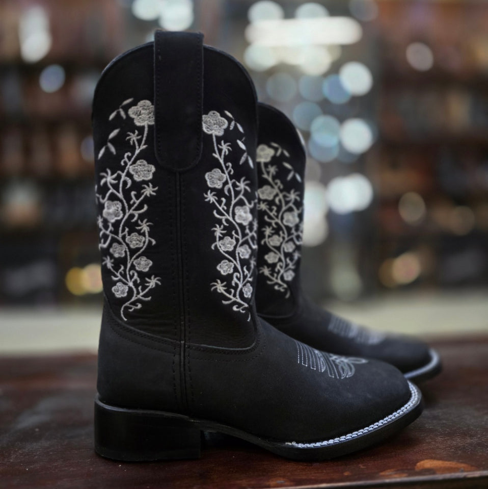 BOTAS VAQUERAS BORDADA FLORES BLANCAS