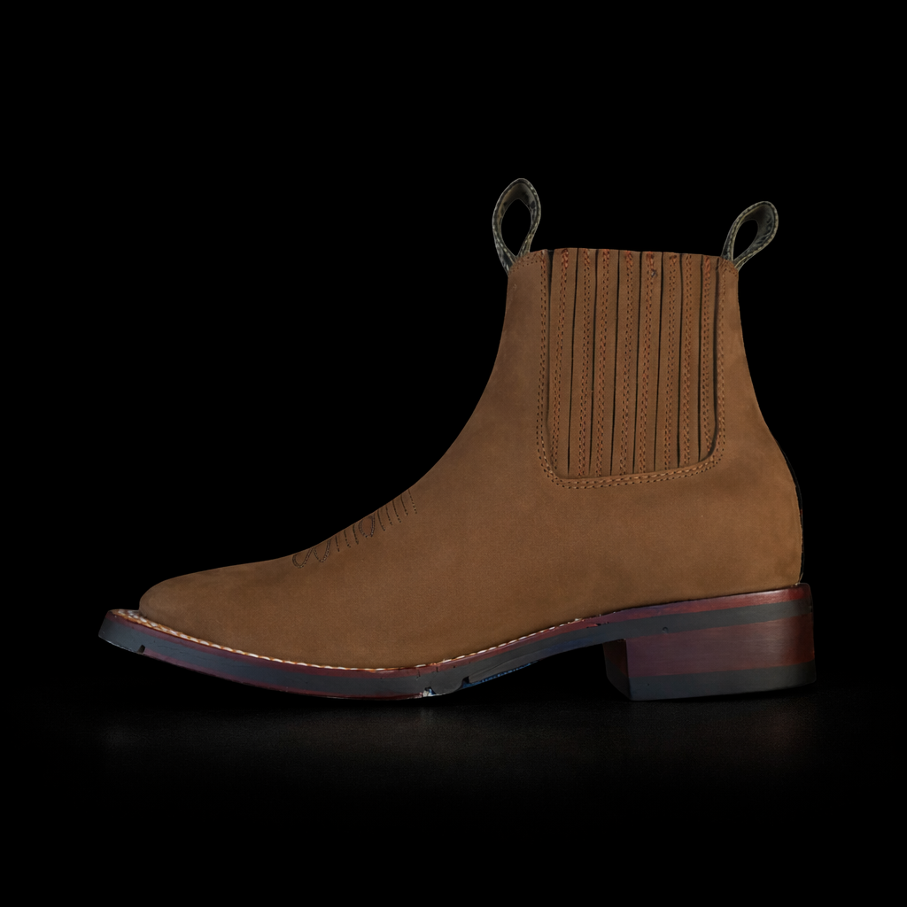 BOTINES CHARROS DE GAMUSA PUNTA CUADRADA COLOR CHEDRON (WILD WEST)