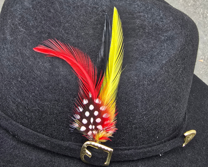 TEXANA PARA NIÑO/ FELT HAT FOR KIDS COLOR NEGRA CON PLUMA