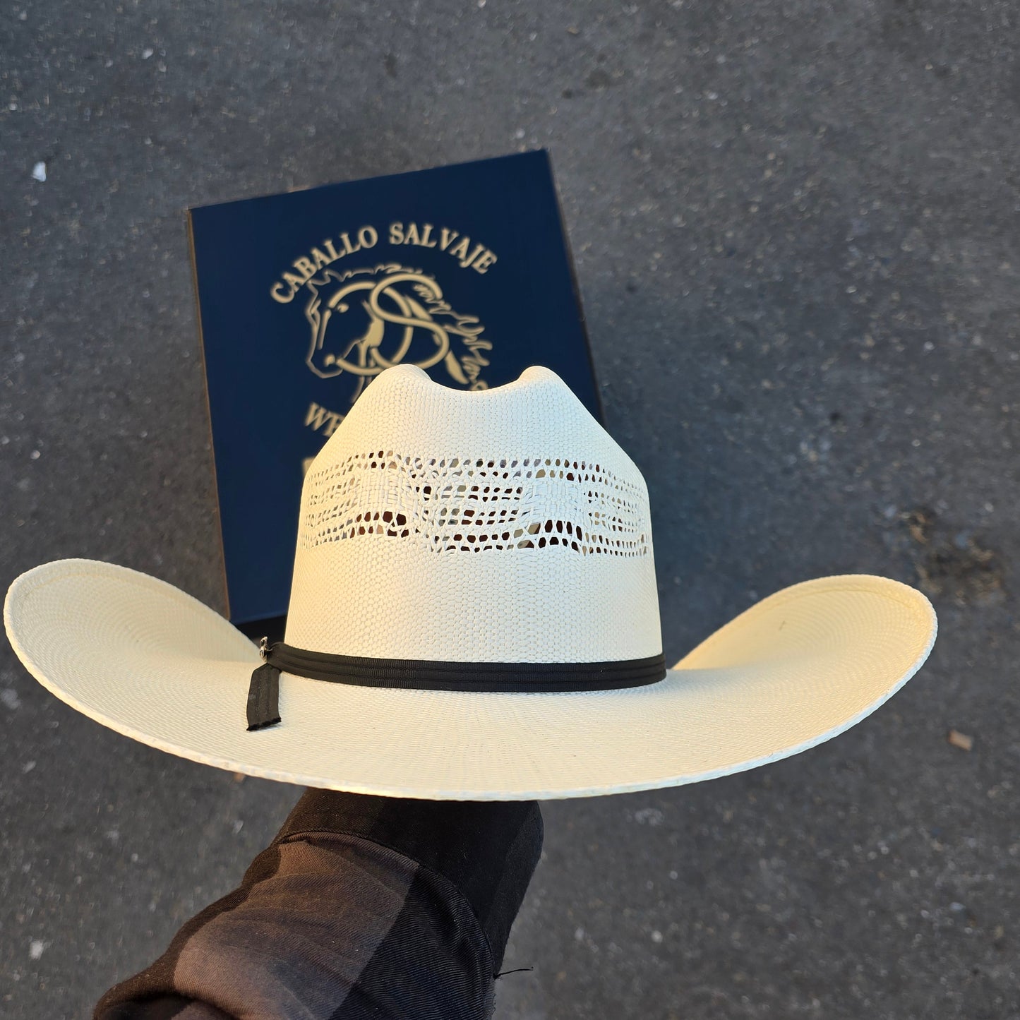 SOMBRERO TOMBSTONE BANGORA 10X ROPER COLAB MASSEY FERGUSON
