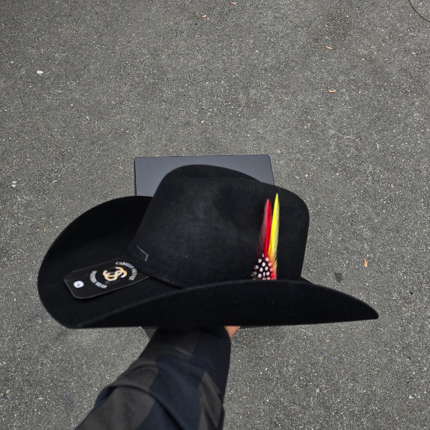 TEXANA PARA NIÑO/ FELT HAT FOR KIDS COLOR NEGRA CON PLUMA